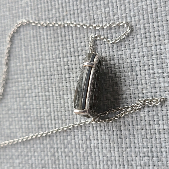 Kendra scott isla pendant necklace in black mother of pearl - Picture 9 of 15